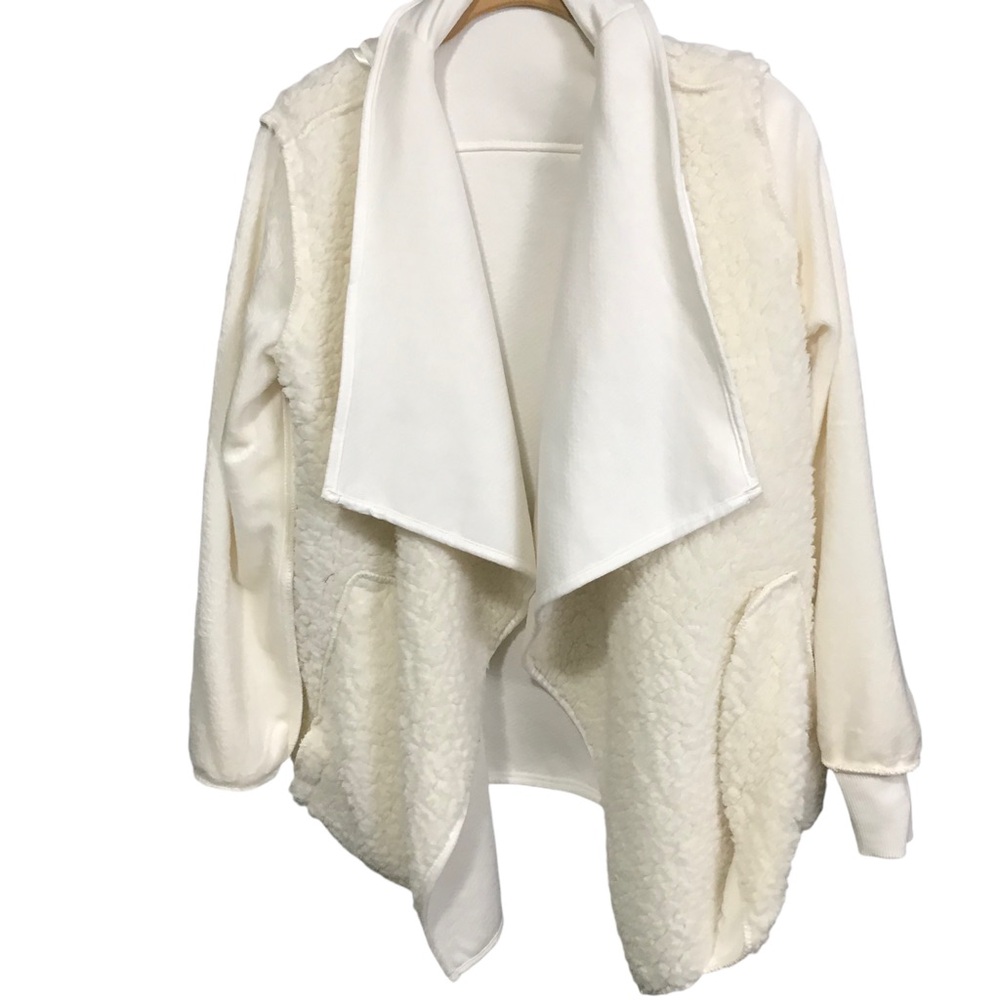 Avia Asymmetrical Hem Sherpa Lined Wrap Style Cardigan Small